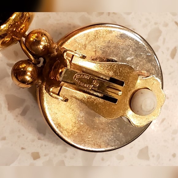 Ellen Designs Vtg Gold Bezel Set Black Suede Leather Dangle Clip Earrings, EUC - Picture 6 of 11